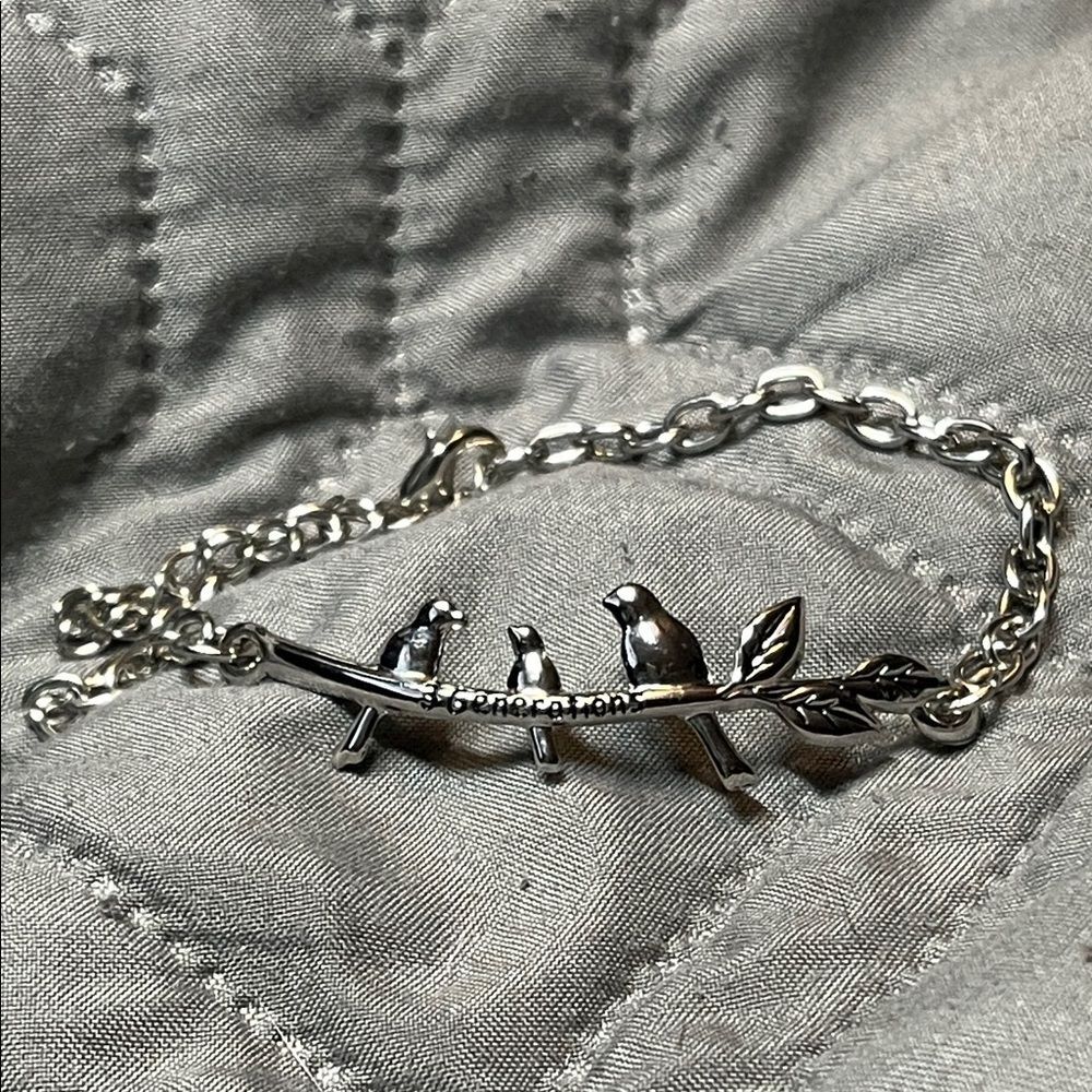 Silver tone 3 Generations Bird Charm Bracelet